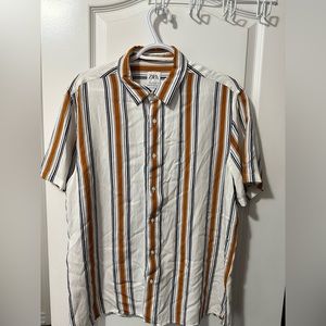 Men’s Relaxed Fit Large Short Sleeve Shirt.